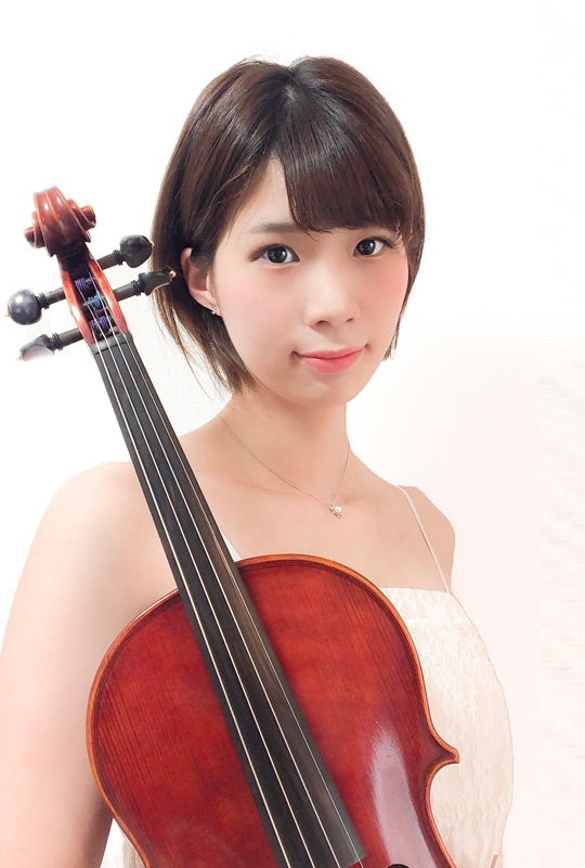 プロフィール写真：白壁 美緒（第2ヴァイオリン）　- Mio Shirakabe -